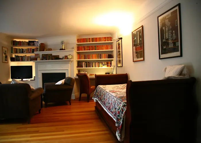 Garden Flat In A Quiet Camden Spot
